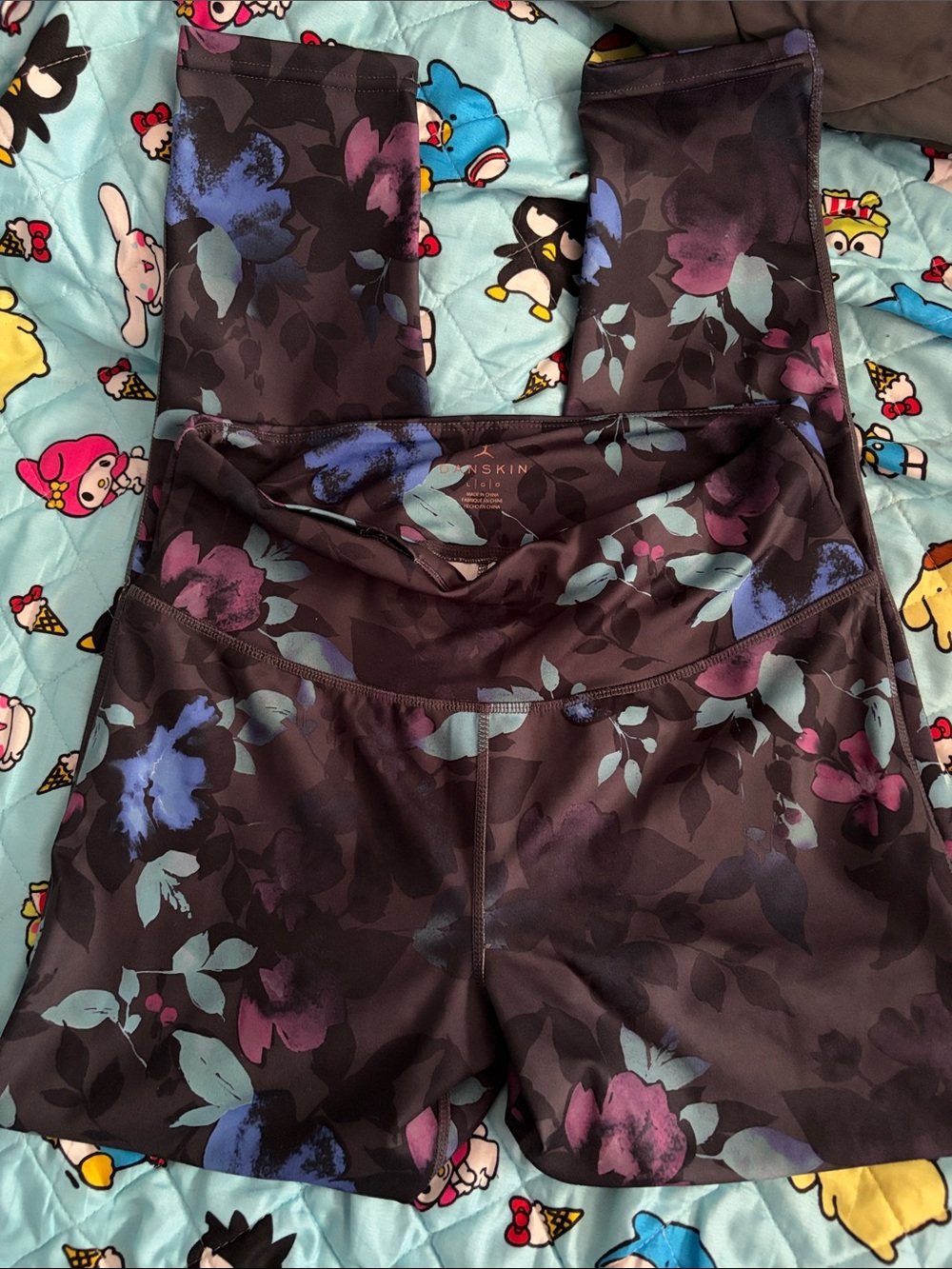Danskin floral pocket legging.